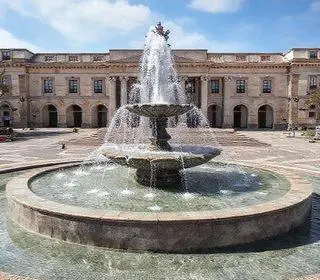 Fonte em frente à Prefeitura de Valinhos